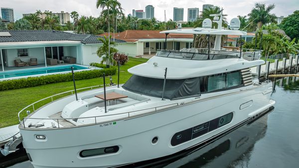 Azimut Magellano 66