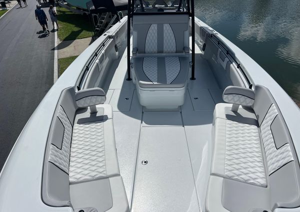 Contender 39-ST-CENTER-CONSOLE image