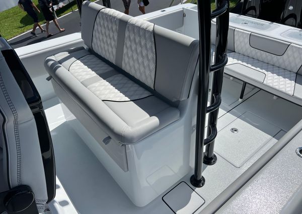 Contender 39-ST-CENTER-CONSOLE image