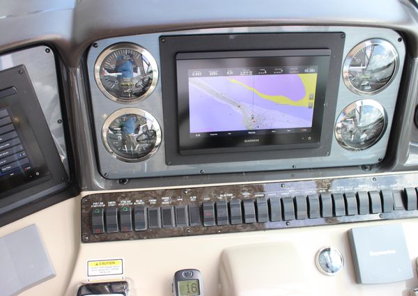 Sea Ray 420 Sundancer image