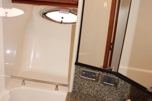 Sea Ray 420 Sundancer image