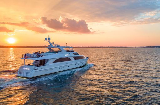 Hargrave Custom Raised Pilothouse image