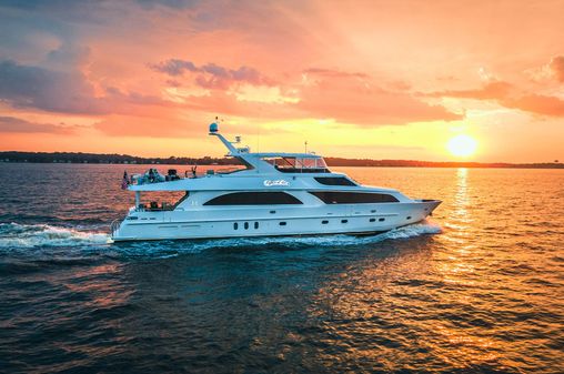 Hargrave Custom Raised Pilothouse image