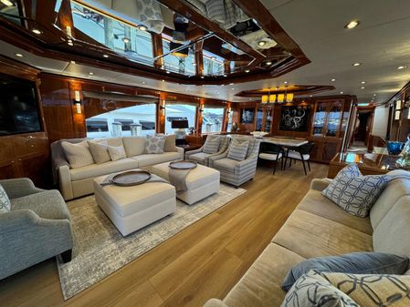 Hargrave Custom Raised Pilothouse image