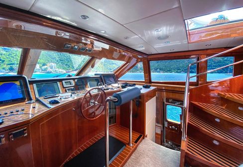 Hargrave Custom Raised Pilothouse image