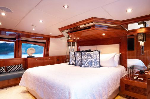 Hargrave Custom Raised Pilothouse image