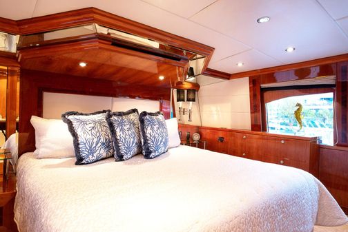 Hargrave Custom Raised Pilothouse image