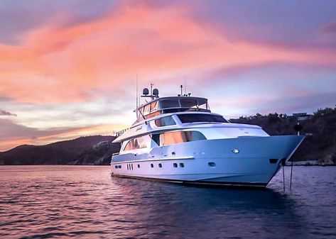 Hargrave Custom Raised Pilothouse image