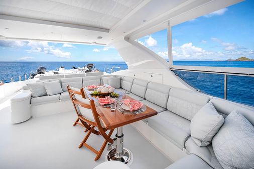 Hargrave Custom Raised Pilothouse image