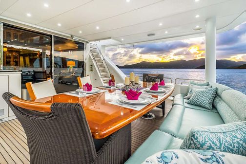 Hargrave Custom Raised Pilothouse image