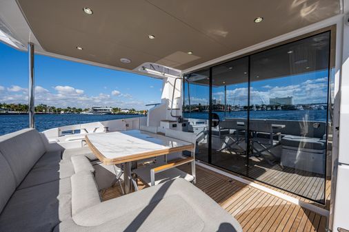 Azimut 55 image
