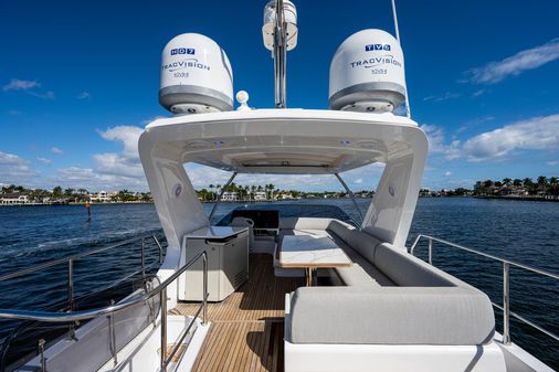 Azimut 55 image