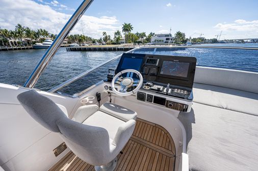 Azimut 55 image