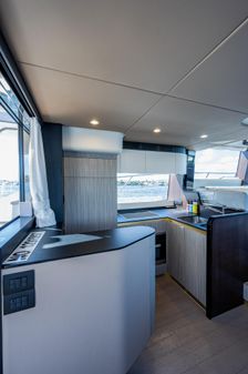 Azimut 55 image