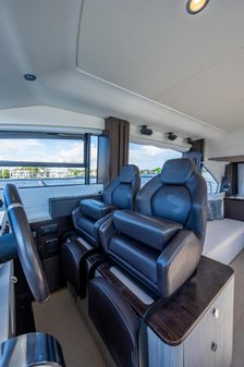 Azimut 55 image