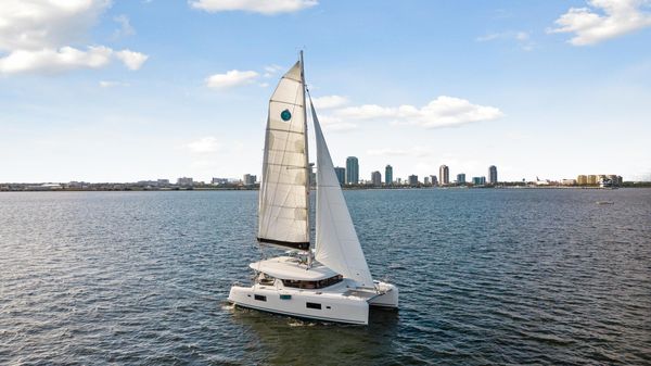 Lagoon 42