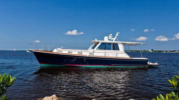 Grand Banks Eastbay 43 HX