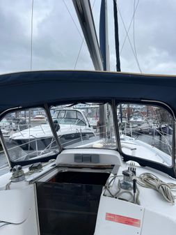 Hunter 36 image