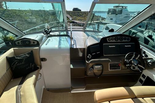 Cruisers Yachts 430 Sports Coupe image