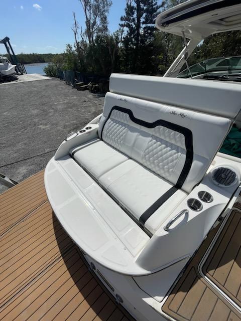 2015 Sea Ray 350 slx