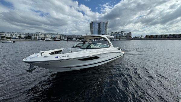 Sea Ray 350 SLX 