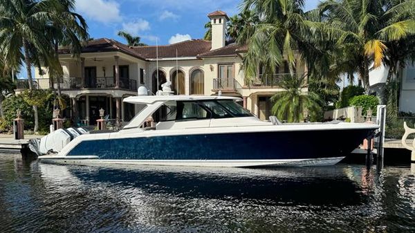 Tiara Yachts LS
