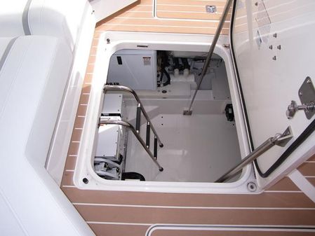 Tiara Yachts LS image