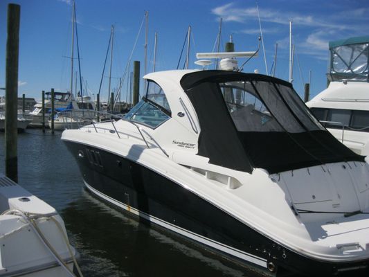 Sea Ray 390 Sundancer - main image