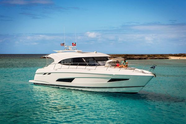 Riviera 5400 Sport Yacht - main image