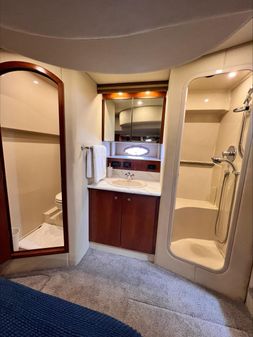 Cruisers Yachts 460 Express image