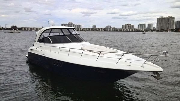 Cruisers Yachts 460 Express image