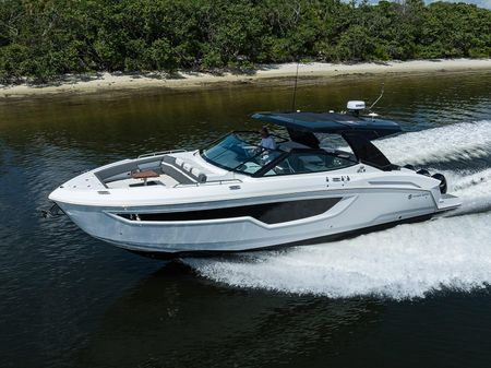 Cruisers Yachts 38 GLS OB image