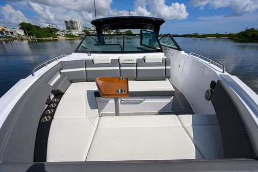 Cruisers Yachts 38 GLS OB image