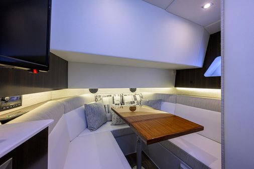 Cruisers Yachts 38 GLS OB image