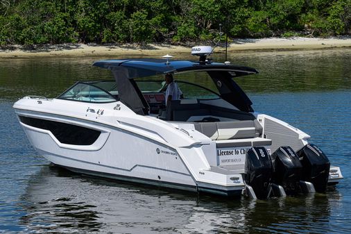 Cruisers Yachts 38 GLS OB image