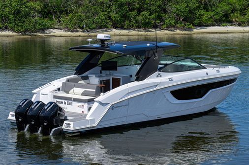 Cruisers Yachts 38 GLS OB image