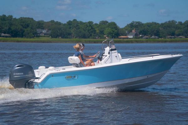 Sea Hunt Triton 188 - main image