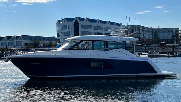 Tiara Yachts 49 COUPE 