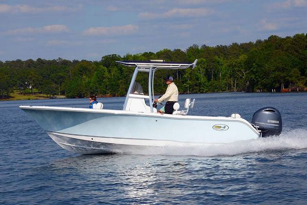 Sea Hunt Triton 225 - main image