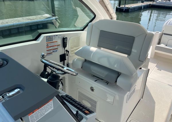 Pursuit DC 326 Dual Console image