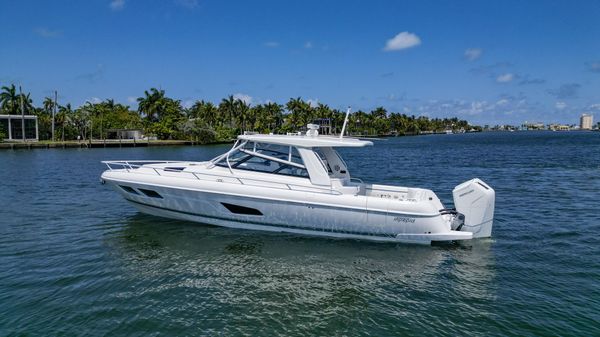 Intrepid 438 Evolution