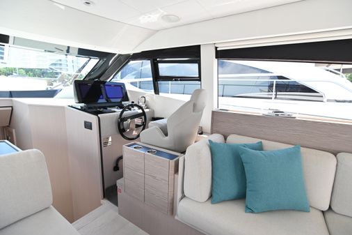 Ferretti Yachts 500 image