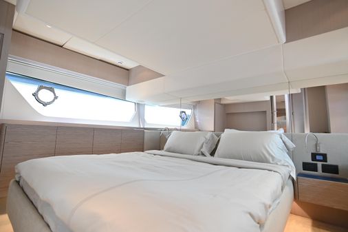 Ferretti Yachts 500 image