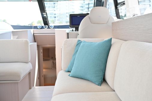 Ferretti Yachts 500 image