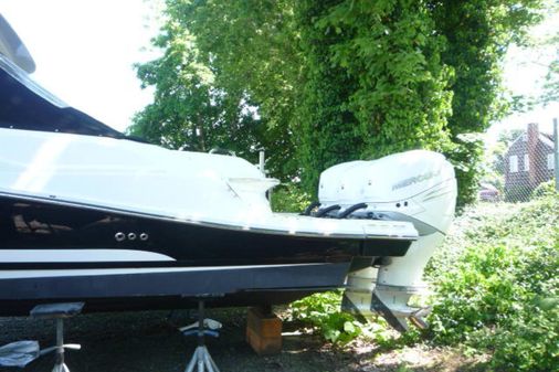 Sea Ray SLX 350 Outboard image