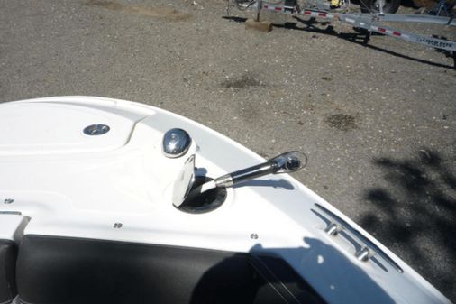 Sea Ray SLX 350 Outboard image