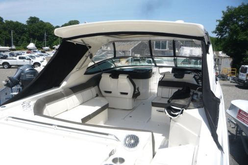 Sea Ray SLX 350 Outboard image