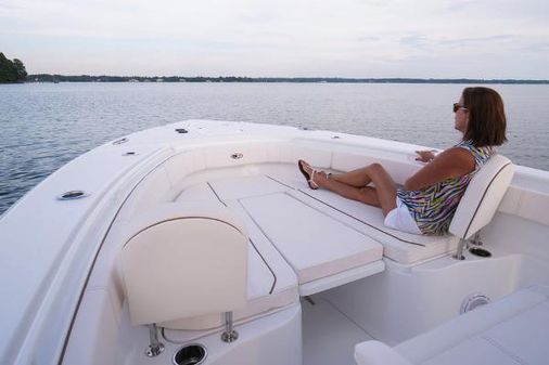 Sea-hunt GAMEFISH-30-FORWARD-SEATING image