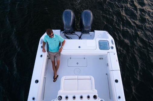 Sea-hunt GAMEFISH-27-WITH-COFFIN-BOX image