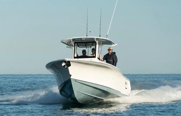 2023 Sea Hunt Gamefish 30 with Coffin Box